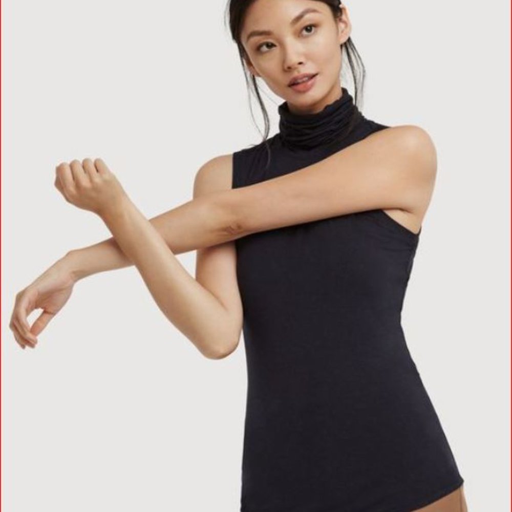 Kit and Ace Prevost sleeveless turtleneck with tag